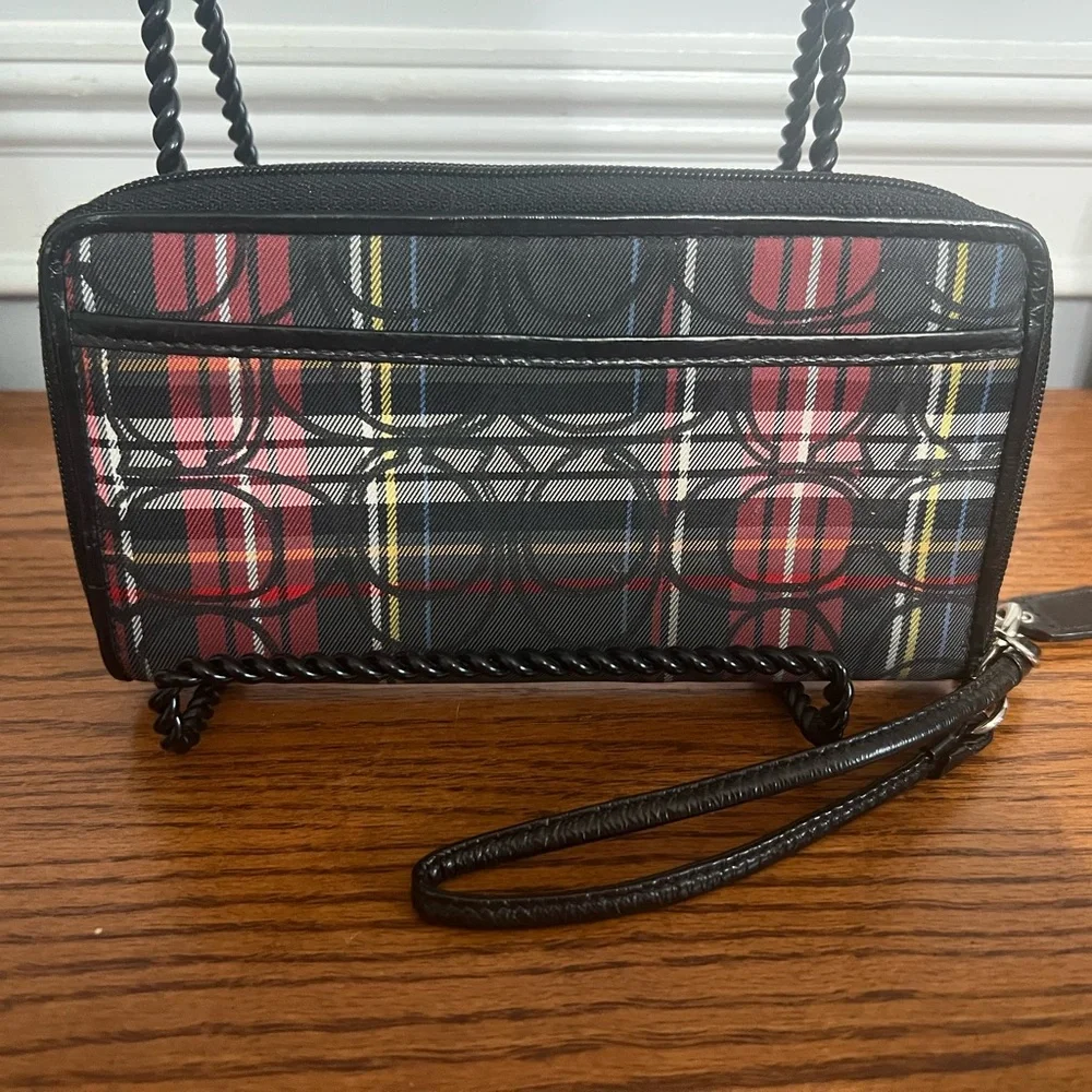 COACH-Stylish Black and Red Plaid Poppy Signature Tartan Women's Wristlet, EUC - Picture 2 of 4